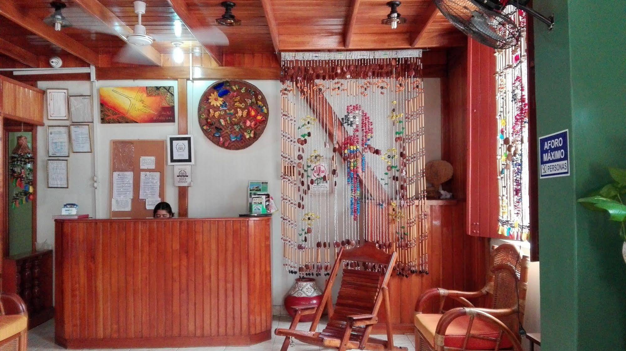 Hostal El Colibri 이키토스 외부 사진